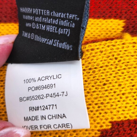 Universal Studios Wizarding World of Harry Potter Gryffindor Reversible Scarf - Picture 7 of 8